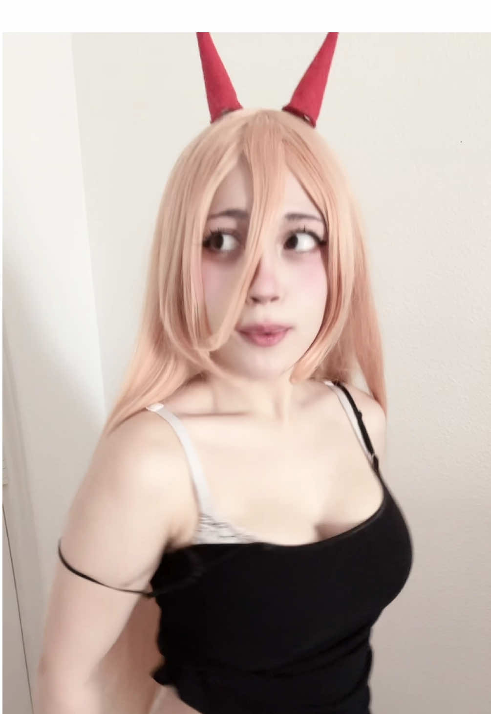 can you tell i didn't store this wig correctly  . . . #cosplay #foryou #chainsawman #powercosplay  #chainsawmancosplay #waifu #kawaii #fyp 