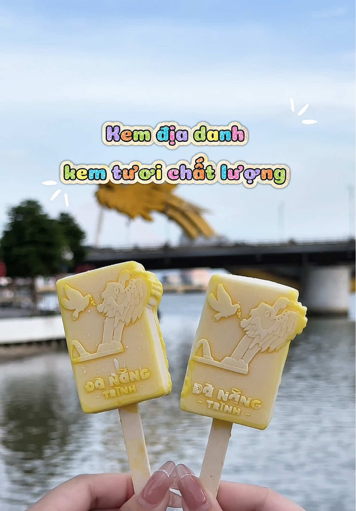 Trình cà phê nằm sát bên cá chép hoá rồng và cầu tình yêu các bạn hãy đến và thử những cây kem địa danh đáng yêu của nhà Trình với tui nào!! #nhanthichngaodu #travel #viral #xuhuong #reviewdanang #LearnOnTikTok #trinhcaphe #trinhcaphedanang 