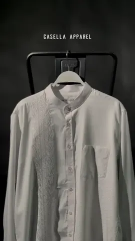 “Elegan nggak harus ribet. Tapi harus cepat!” Arabesque White: detail tenang, look bersih, dan potongan yang pas. Rebut duluan sebelum habis, bro! Check it out on our marketplace! #LookGoodDoGood #CasellaMensWear  #casellaapparel 
