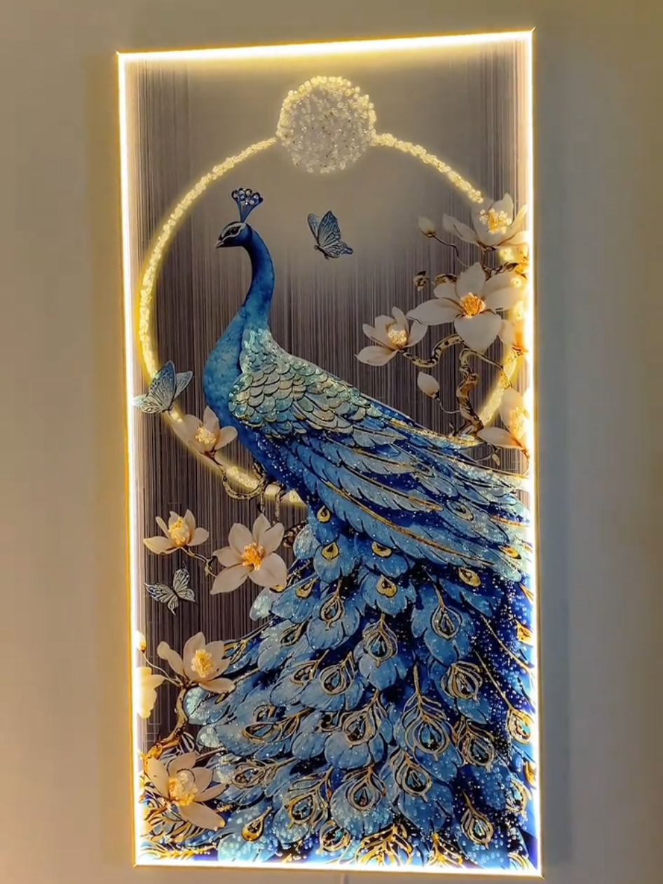 Lukisan Porcelain Diamond 5D LED Kristal Motif Burung Merak ✨️ - Cocok untuk pajangan dinding ruang tamu, kamar dan kantor. Bisa custom untuk foto keluarga, PT / CV usaha bisnis kamu. Selain itu cocok juga bila digunakan sebagai kado ulang tahun, kado pernikahan wedding, atau kado pindahan. - ✅ Bisa custom gambar dan ukuran ✅ Gratis detail diamond kristal timbul ✅ Lapis porcelain anti-pecah ✅ Proses custom hanya 2 - 5 hari ✅ Pengiriman aman hingga luar pulau - #kokopainting #lukisanporcelain #lukisanporcelain #customlukisan #lukisankristal