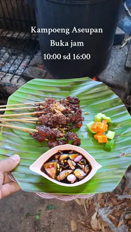 sate ayam dan sate sapi #sate #satemaranggi  #kampoengaseupan #rumahmakansunda #makanansunda #kulinertiktok 