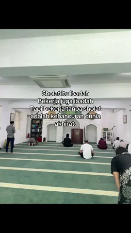 Terlalu sibuk mencari rizki sampai lupa yang memberi rizqi. ##sholat #pmikorea🇮🇩♡🇰🇷 #fyp #pendosainginkesyurga 