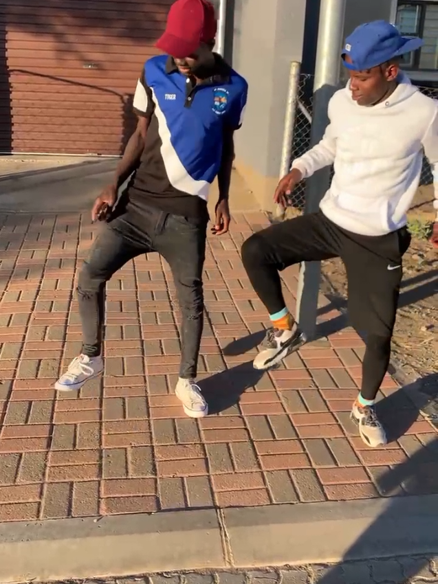 DC: @Mooi jr 🔥💯..             . #fypシ゚ #famdoproduction #FAMDO #araphatkatjivive #dancechallenge #namibiantiktoker🇳🇦 #viral 