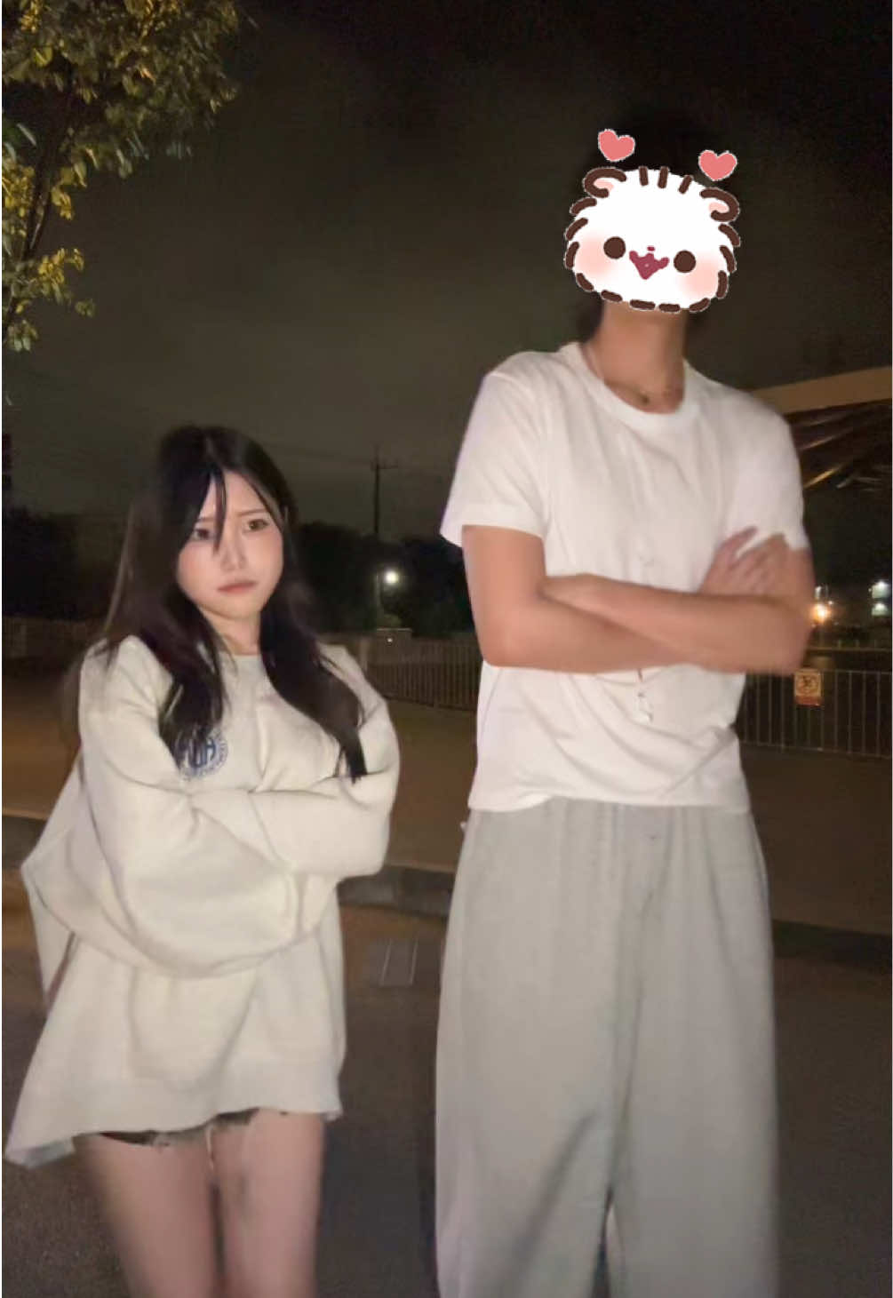 彼氏の動き肩叩きでしぬ　40cm差cpです😼 #身長差カップル #fyp #03 #01 #カップル 