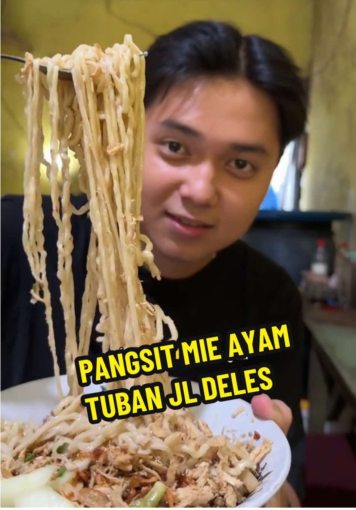 KULINERAN BERBURU PANGSIT MIE AYAM TERENAK DI SURABAYA, PANGSIT MIE AYAM TUBAN JL DELES!🤤 @Vannes Jp @kilisti #fyp #foryou #foryoupage #viral #trending #makananviral #kulinerindonesia #makananenak #jajanmurah #jajananviral #jajanankekinian #cemilantime #streetfood #mukbang #makanterus #laparmata #Foodie #foodies #kulinerhits #reviewmakanan #rekomendasimakanan #kulinerlokal #kulinerkekinian #makanbareng #makanapaaja #makananindonesia #reels #reelsindonesia 