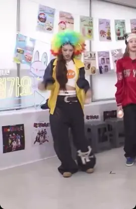 Chiquita dancing Sheesh is so cute and so funny 😂😂 #chiquita  #BABYMONSTER  #베이비몬스터  #babymonsteryg #YG