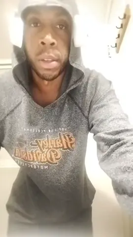 Hakini Healing Technique is a hand gesture used in yoga and meditation to enhance focus, concentration, and memory, while also promoting mental clarity and calmness. It is believed to stimulate the third-eye chakra and balance the brain's hemispheres, fostering better communication between logical and creative thinking Try It Out!🙏🙏🙏 #spacekiddthehitmaker #fyp #meditation 