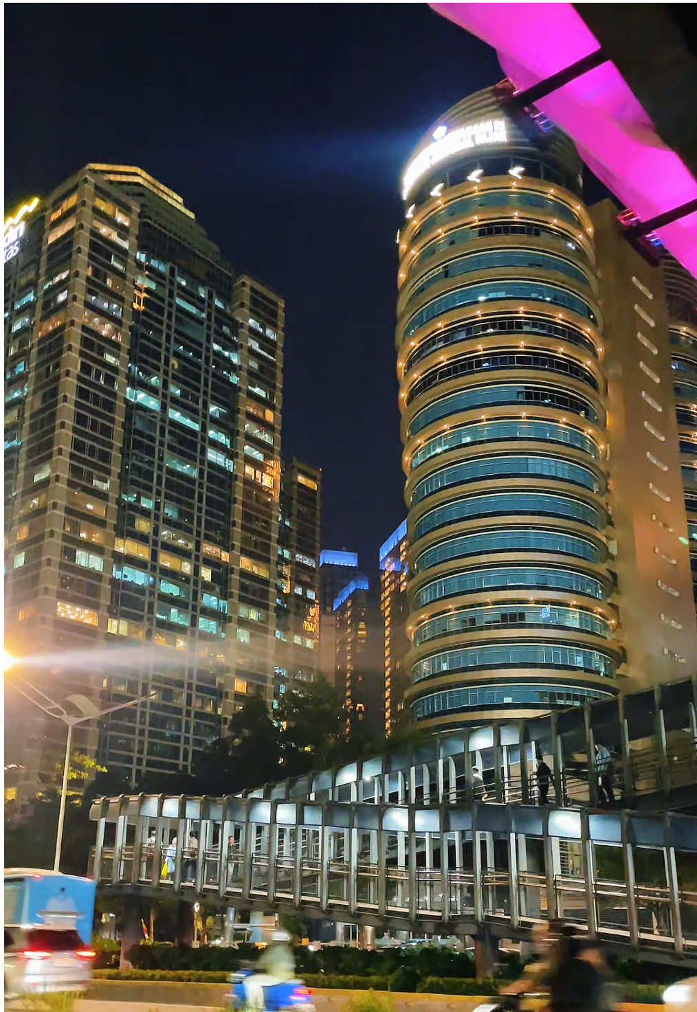 Jakarta dan citylight nya  • • • #jakarta #jakartacity #cityview #cityscape #night #vibes #jakartaselatan #senayan 