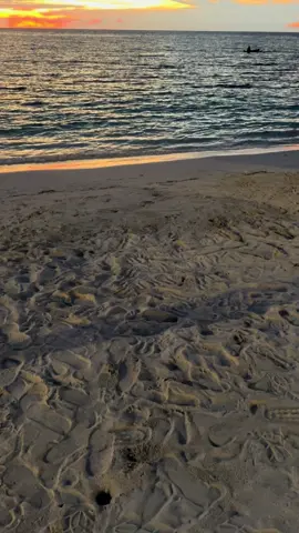 Sunset di Donggala memang tidak pernah gagal 😍❤️ #fy #fyp #pantaikurakurabeach #donggala #palu #sulteng 
