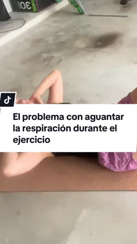 🫁💥 Si aguantas la respiración al hacer ejercicio, podrías estar dañando tu suelo pélvico sin saberlo. Tu core funciona como una lata de soda presurizada: el diafragma, los abdominales, los músculos de la espalda y el suelo pélvico trabajan juntos para sostener tus órganos y mantener la estabilidad.  Cuando no respiras bien o haces fuerza sin control, esa presión se descompensa… y el suelo pélvico paga el precio: escapes de orina, pesadez, dolor, o hasta prolapso. Por eso en FIT40, mi programa para mujeres en la perimenopausia, te enseño a entrenar de forma efectiva, respetando tu cuerpo, activando el core profundo y cuidando el suelo pélvico. 📩 FIT40 abre pronto, pero si quieres más info, mándame un mensaje y te cuento todo.                        #suelopelvico #diastasisrecti #diastasisabdominal #perimenopausia 