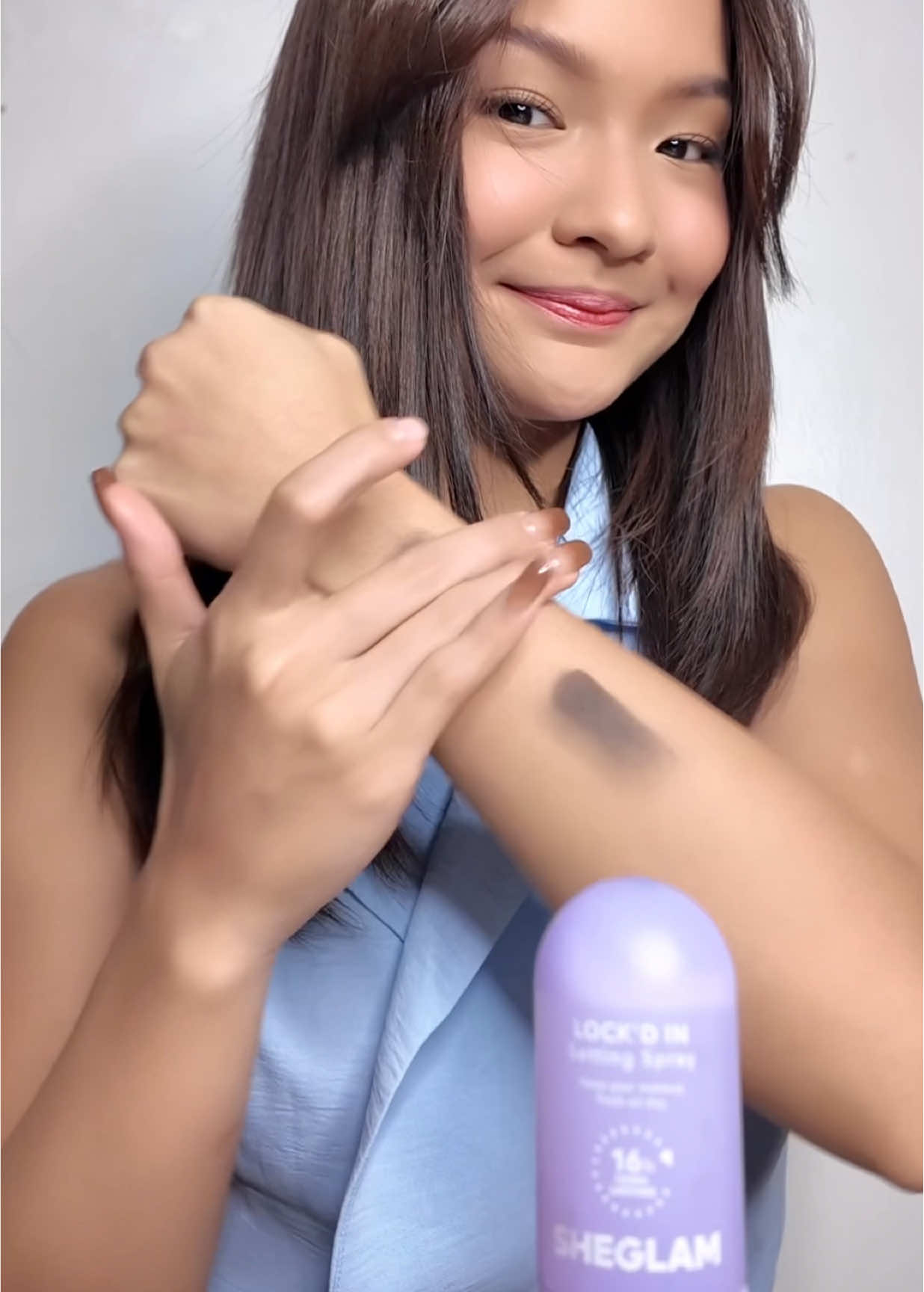 No hulas make up with SHEGLAM Lock’d in Setting Spray #SHEGLAM #SHEGLAMph #SHEGLAMsettingspray @SHEGLAM Store PH 