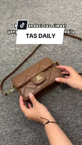 Pevita Bag Jims Honey restock juga nih! Tas ini ternyata muat banyak juga yah #pevitabagjimshoney  #Jimshoneysurabayastore  #PromoGuncang77 -ch 