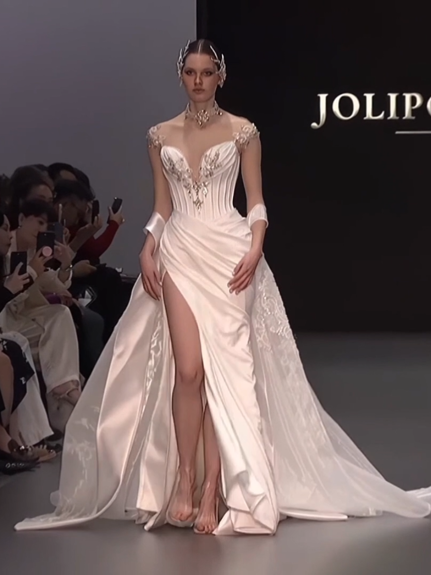 Anh Thu Ladies and Gentleman #foryou #viral #fashion #dresses #jolipolihautecouture #designer #CapCut 