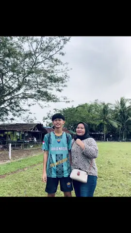 Dikawal ibu ibu@Rima Wafiq #sambaspride⚡ #sambaskalimantanbarat #bismillahrame #fypviral #4u #fyppp #foryoupage #fyp #lewatberanda #xybca #mots 