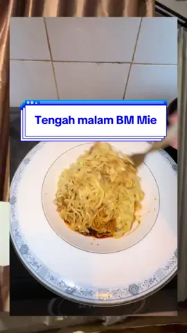 When you realize you have free will dan gak akan ada yang ngomel kalau makan mie tengah malam 😚🤏🏻 Untung banget ada #ASTRO jadi bmku langsung terpenuhi soalnya #15menitsampai 👀