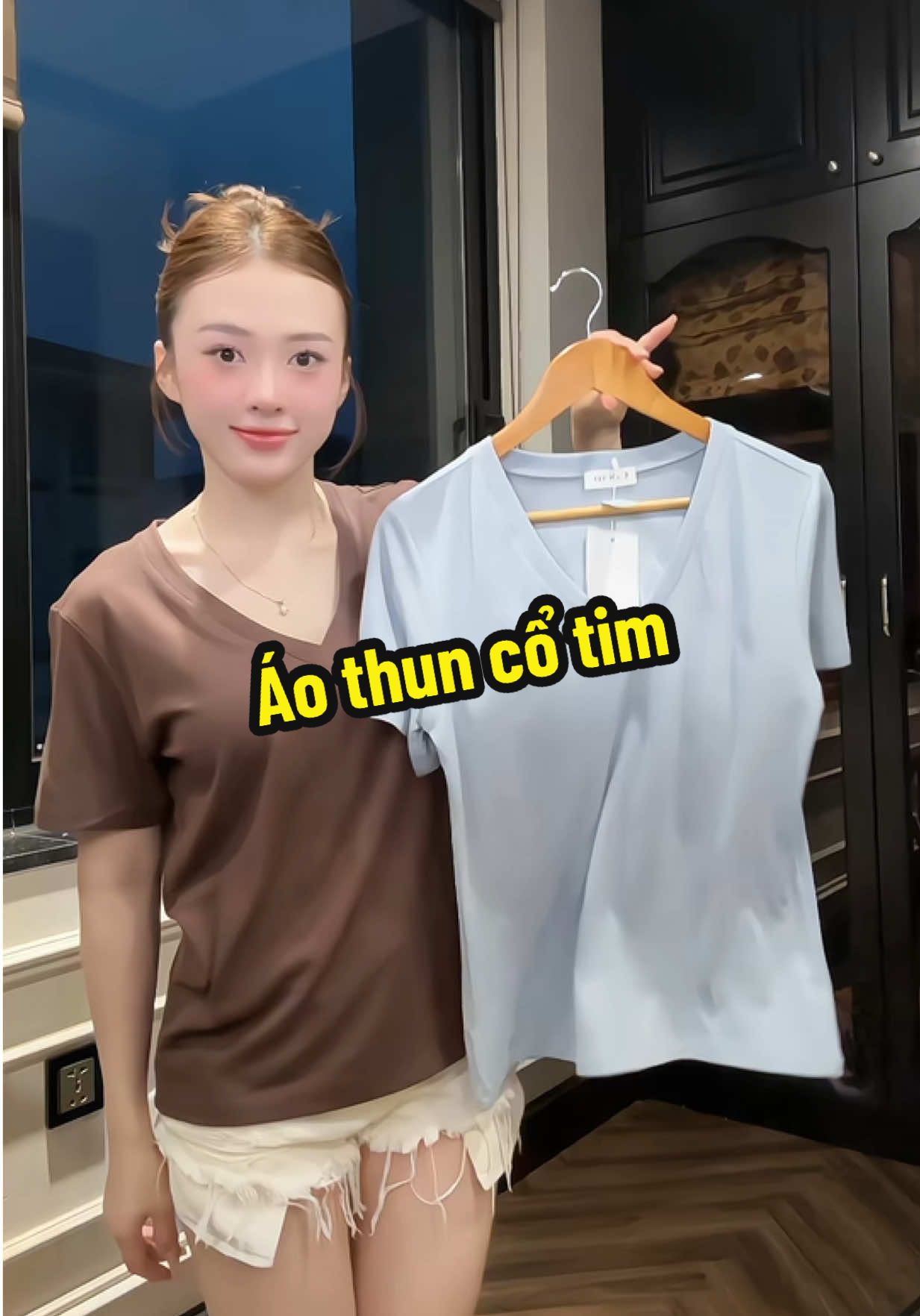 Mẫu này mặc sướng xỉu , e có 4c rồi, thiếu màu trắng nữa mà shop hết hàng chưa m u a được 😭