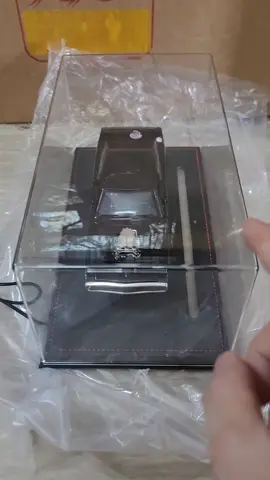 Hộp mica trưng bày mô hình xe ô tô tỷ lệ 1:24 có đèn LED chiếu sáng