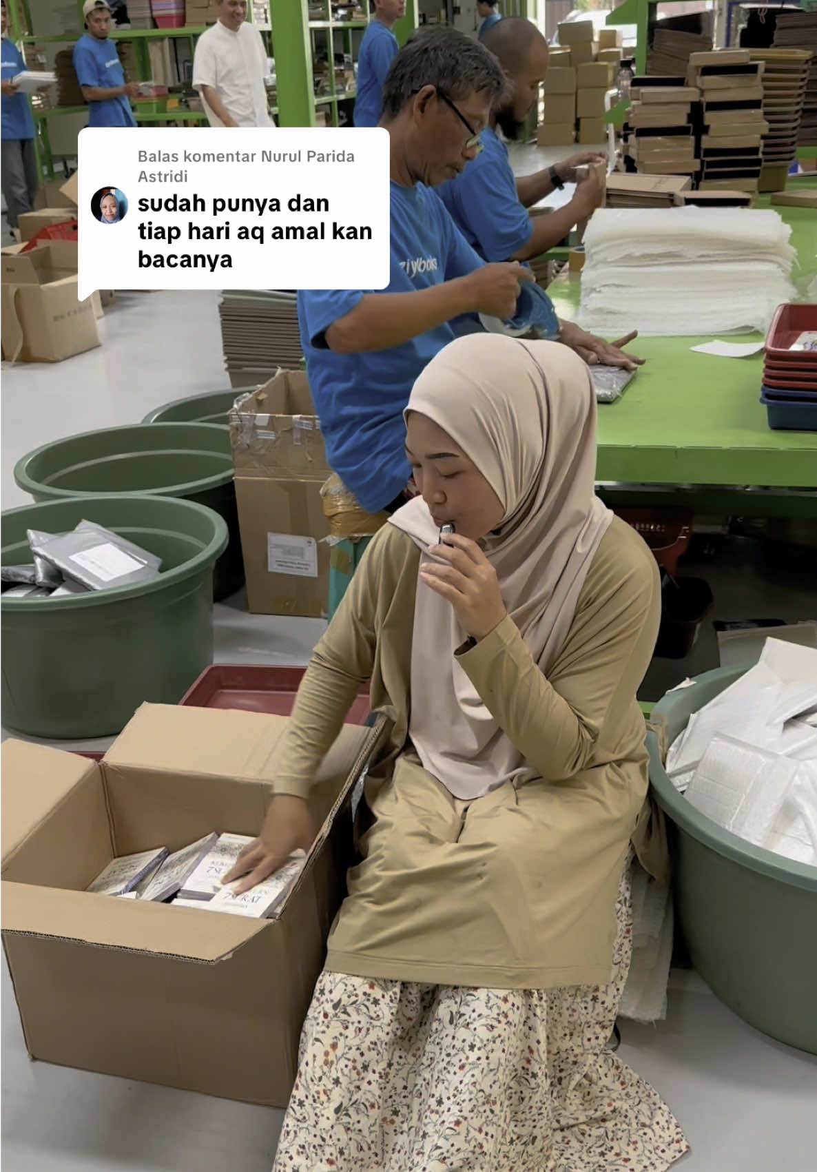 Membalas @Nurul Parida Astridi buku amalan 7 surah istimewa yang viral banget ini stocknya aman, ready stock 😊 #bukuamalan #7suratistimewa #malioboro 