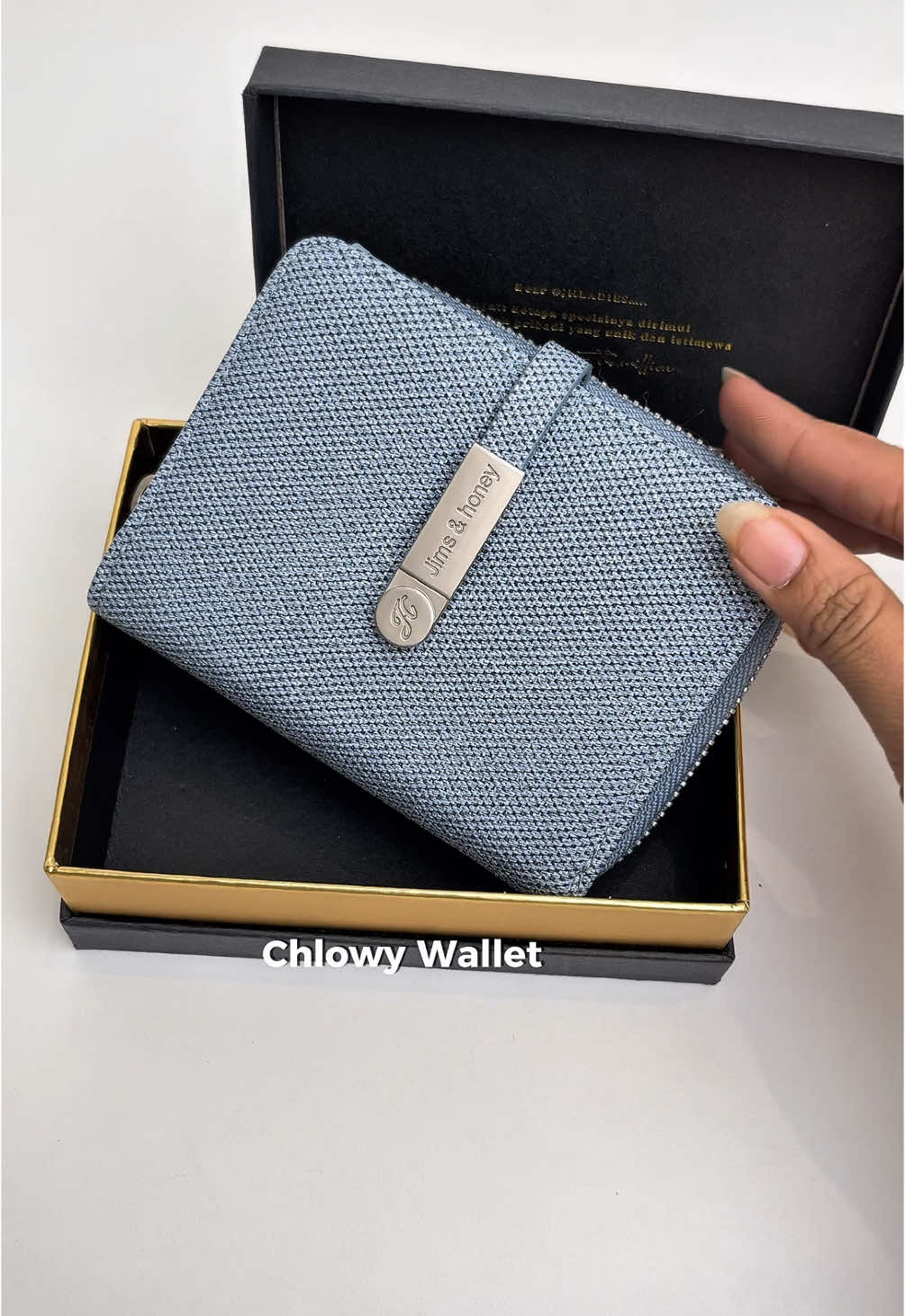 Dompet mungil gemes akhirnya restock! Jangan sampai kehabisan Clowy Wallet lagi ya😆‼️ #JimsHoney #jimshoney #taswanita #dompet #dompetkulit #dompetcroco #dompetjimshoney #clowywallet 