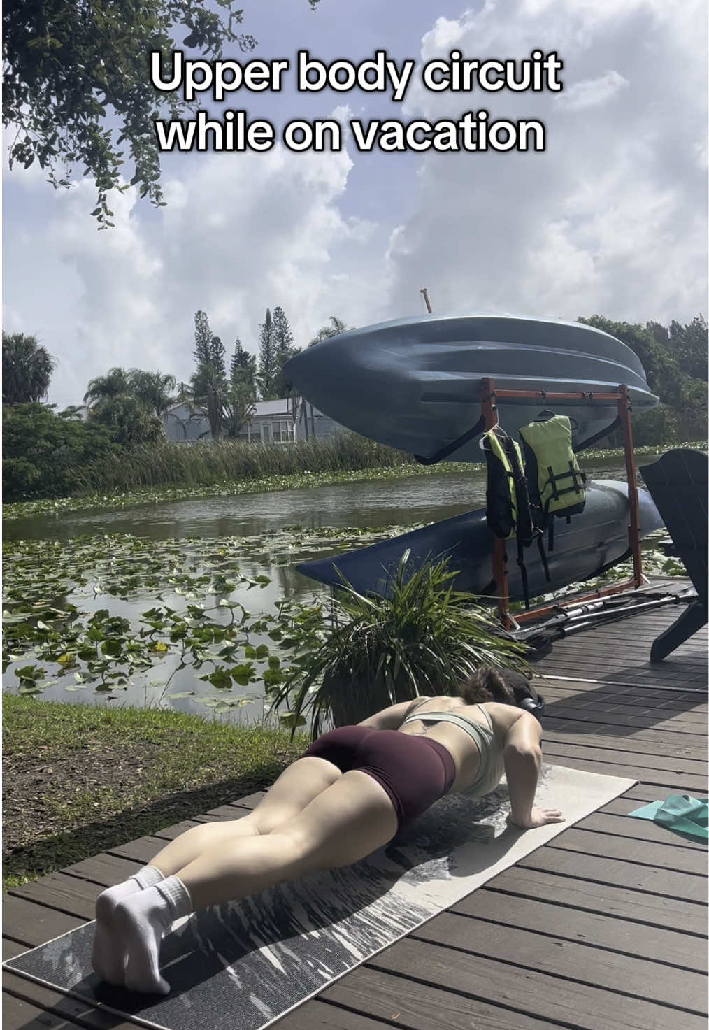 I stay working out on vacation  #chinup #gymgirl #gym #workout #circuittraining #circuit #vacations 