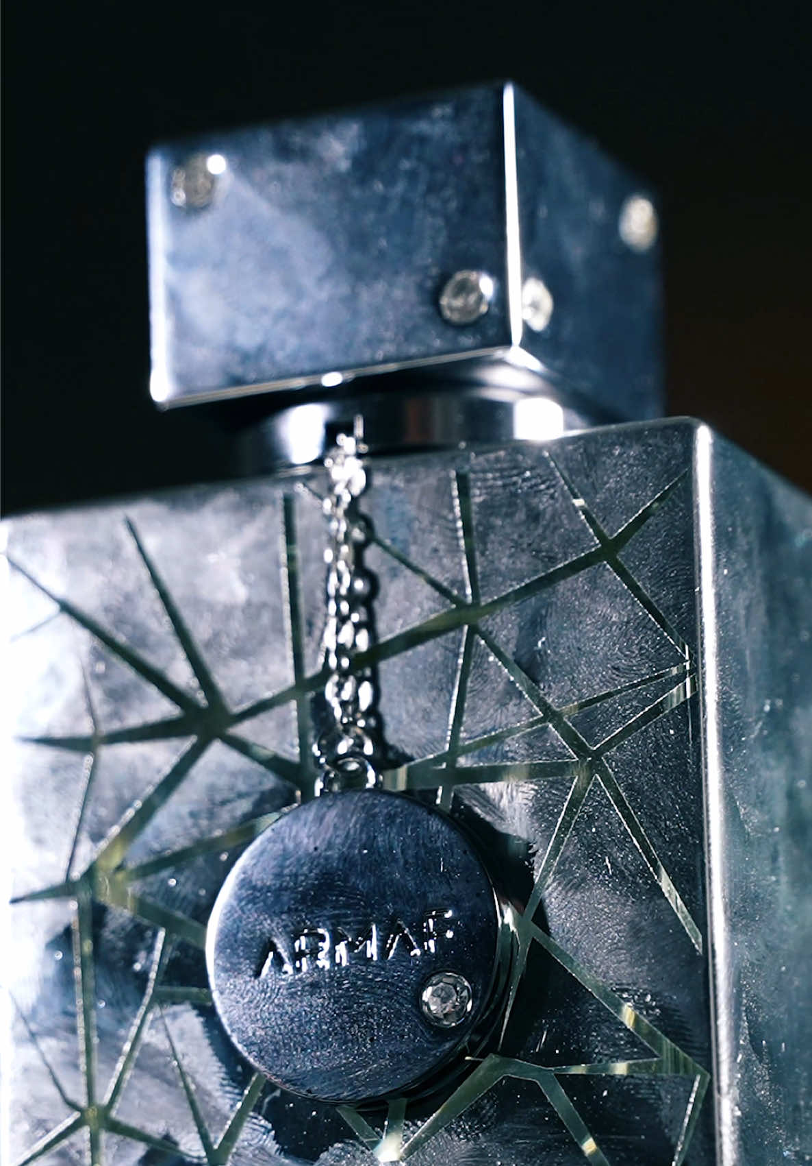 Club De Nuit Sillage: Fragrance Review. This is a mature, understated aquatic fresh men’s fragrance that is a dupe of Creed Silver Mountain water. this fragrance is perfect for someone who wants something that smells nice but is understated. It is not one of my personal favorites, but I can see how this is perfect for somebody else!