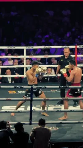obito nya indonesia🇮🇩🥇 nama asli Aziz Calim adalah seorang atlet kickboxing Indonesia yang dikenal dengan julukan 