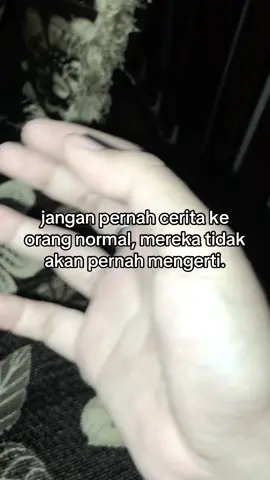 untuk terakhir kalinya gaakan lagi kita cuma dilihat seperti orang gila