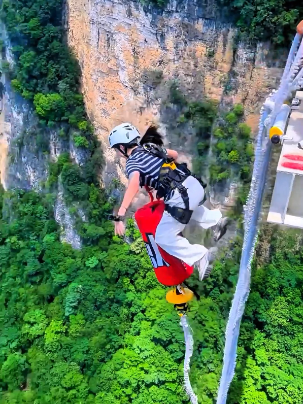 Bungee jump 
