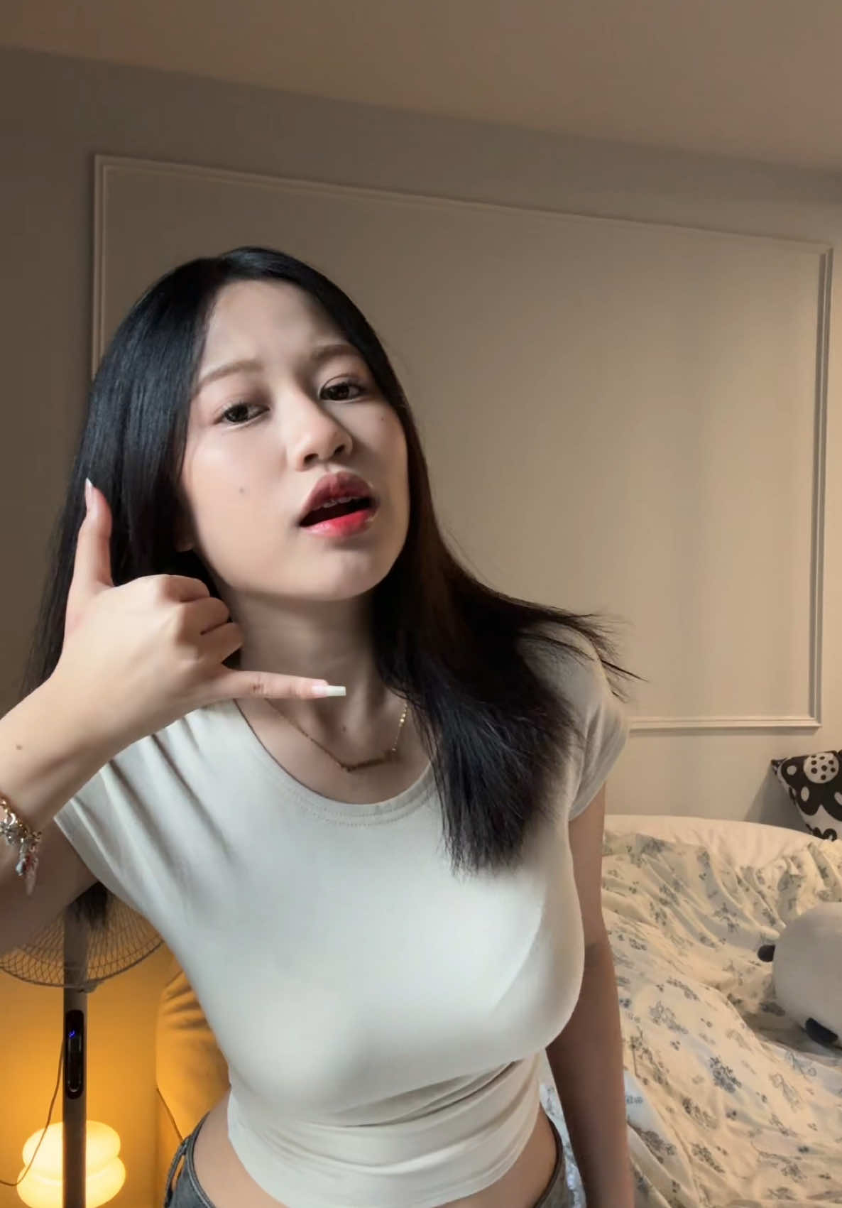 ใครโทรมาอะะะ