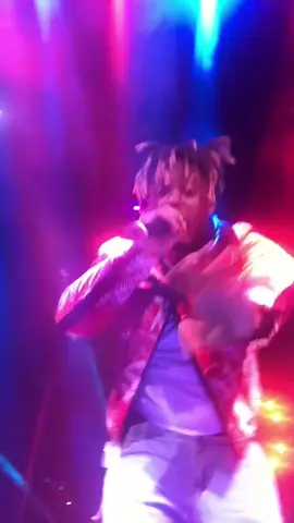 #fyp #xyzbca #juicewrld #juicewrld999 #999 #9994l #goodbyeandgoodriddance #deathraceforlove #legendsneverdie #fightingdemons #thepartyneverends #music #live #liveperformance 