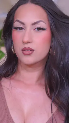 Achieve the sharpest liner with @essence.cosmetics #essencesuperpreciseeyeliner #sharpliner #essennce #affordableliner #tutorial #fyp #bellsbeautyyxo 