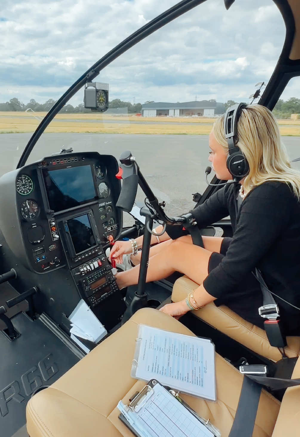 Turbine Helicopter Startup 🎵🔥🚁 #helicopter #flying #pilots #pilotsoftiktok #womeninaviation #aviation #r66 #turbine #coldstart #fuelcutoff 