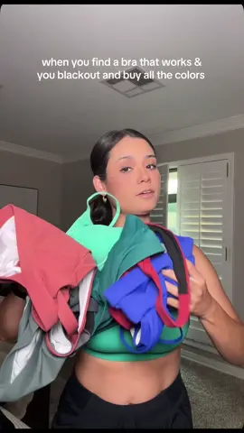 Give me all the colors #bra #sportsbra #workoutbra #brasforlargechest #supportivebra #highimpactsportsbra 