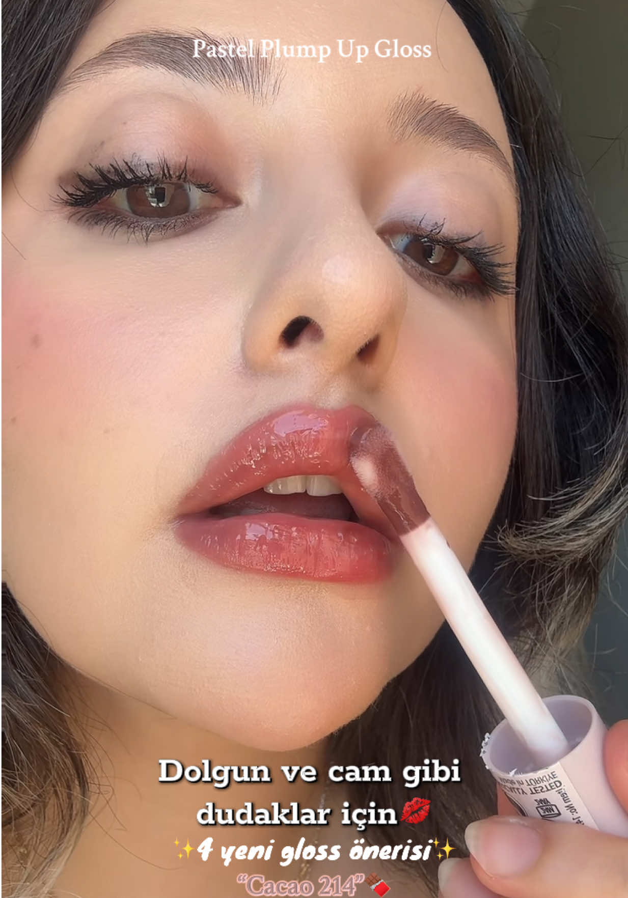 Kat kat uygulayabileceğiniz mükemmel renklerde o dolgunlaştırıcı glossu buldum!💋🫧 @Pastel Kozmetik  #pastel #pastelkozmetik #plumpup #plumpuptherealyou #tanıtım #gloss #lipgloss #işbirliği reklam 