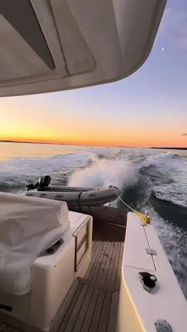 #themaritimo #sunset #fyp #repost #nz #boat #luxury 