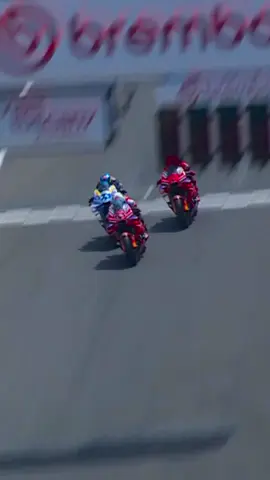 360km/h? Just a casual elbow check 🏍️💥 #Motogp