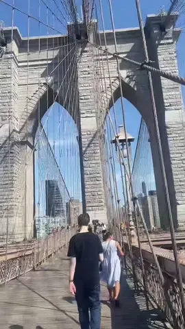 Caminando en  el puente de Brooklyn Bridge #nelly #caminando #brooklybridge#tiktok 