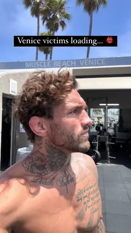 In Venice Beach for victim number 9 😤💪🏼☝🏼 Follow me on my journey to #1 in the world!!! 🌎 . . . . . . . . . #run #Running #fyp #kickboxing #life #blackbelt #Lifestyle #gym #gymrat #UFC #challenge #mma #runnersofinstagram #knockout #grind #blessed #grateful #runners #box #submission #training #stayfocused #focused #workout #fitnessmotivation #motivation #family #ko #runner