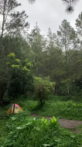 maaf sampai detik ini aku belum ikhlas