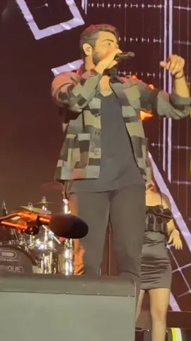 Morri com essa olhada,mas passo bem 😅❤️ #bh #henriqueejuliano #henriqueejulianooficial #mineirao #vaiprofycaramba 