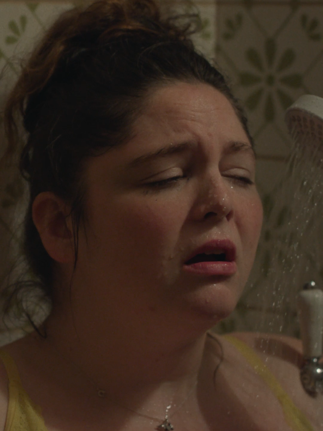 första dagen i London: träffa en söt kille ✅ sätta eld på mig själv ✅ #toomuch #netflixsverige