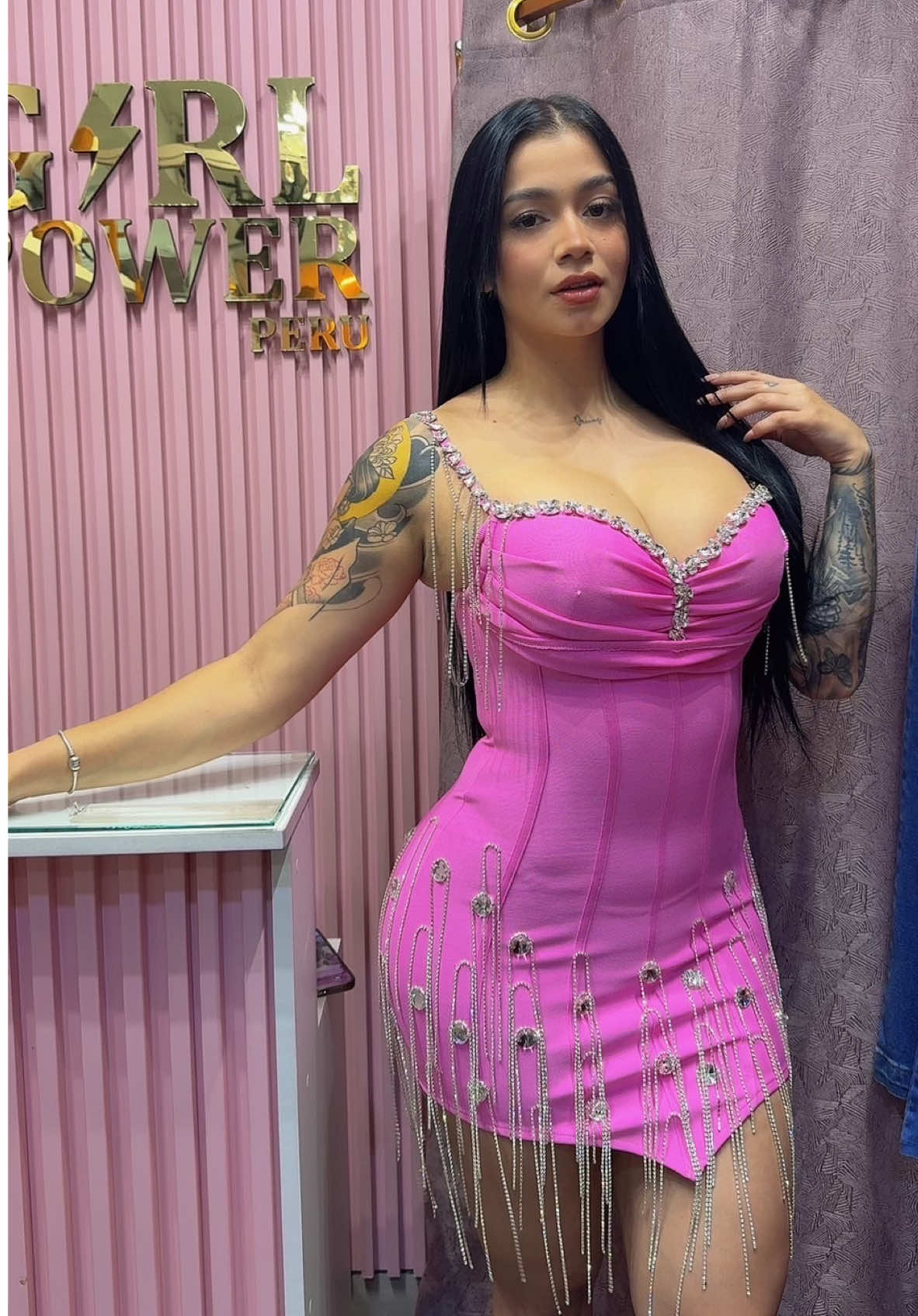 ✨ Ideal para robar miradas y encender la noche. 📍 Solo en GIRL POWER PERÚ 📲 Escríbenos al WhatsApp para más info. #EnterizoDeImpacto #GirlPowerPeru #Tendencia2025 #BrillaConActitud #OutfitDeNoche #ModaPeruana #SexyYConEstilo #TikTokModa