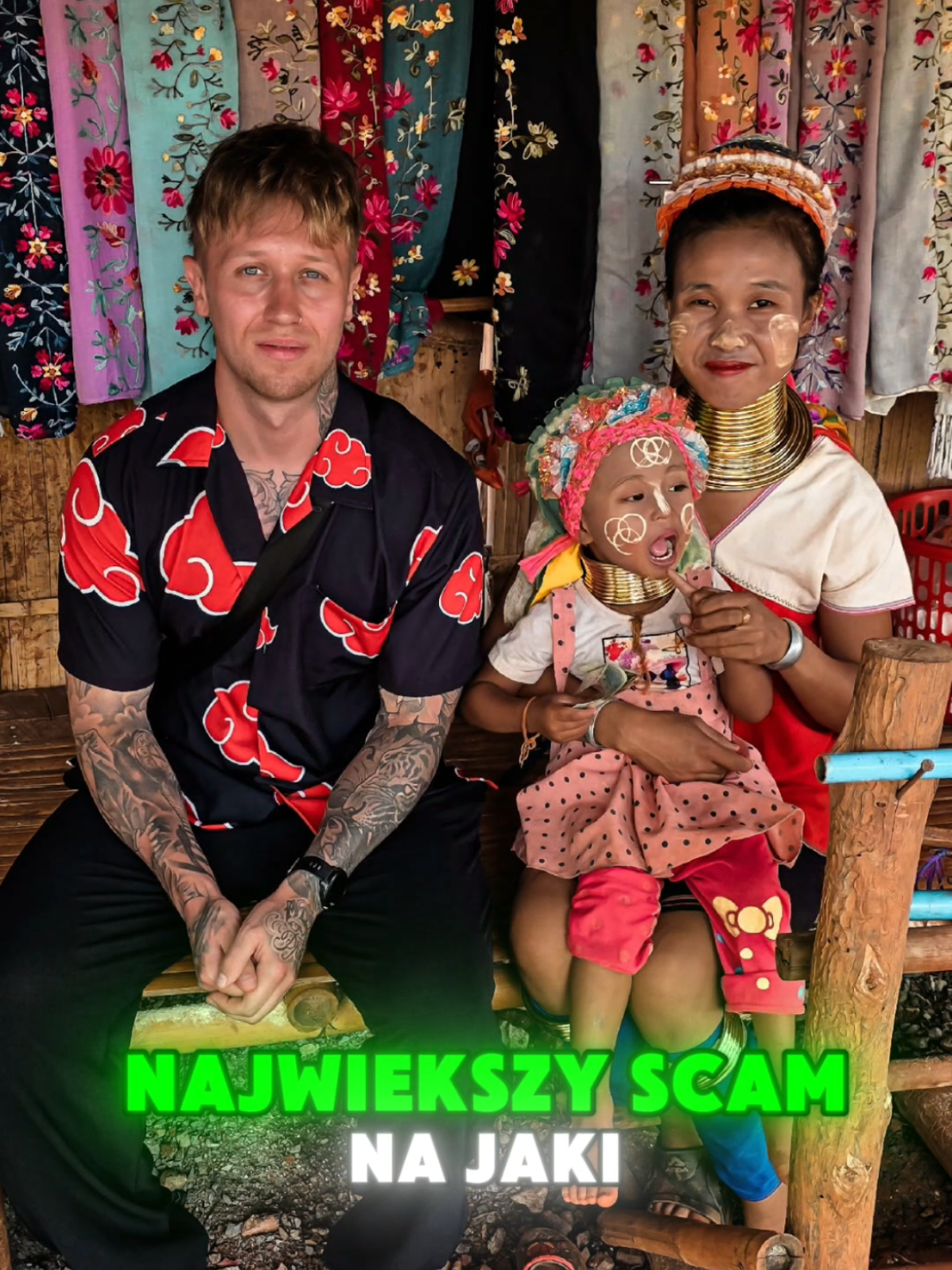 📍 Wizyta w wiosce Karen w Tajlandii – czy to scam? Odwiedziłem wioskę Karen w północnej Tajlandii. Na początku myślałem, że to trochę naciągane – nie było tam zbyt wiele do zobaczenia i wszystko wydawało się mocno pod turystów. Ale mimo wszystko cieszę się, że wsparłem lokalną społeczność. #Tajlandia #WioskaKaren #Podróże2025 #TajlandiaVlog #ChiangMai #WioskaPlemienna #TurystykaCzyKultura #RealTalkZPodróży #TikTokPodróże #AzjaTrip 