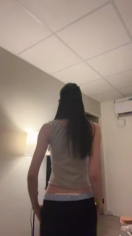 裝gang結果轉身內褲露出來真的超鞋^ - ^