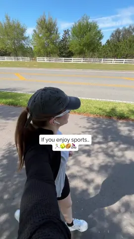 Comment “SHOP” for the link 🔗👇🏻 + follow me ❤️ — #sunshirt #runningclothes #gymoutfit 