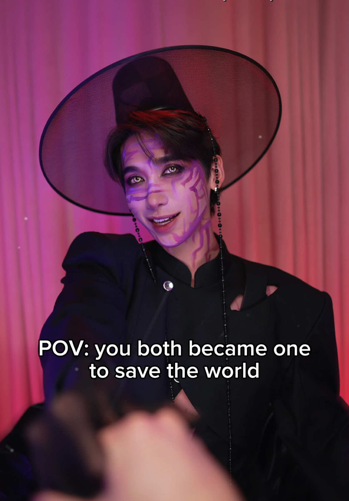 And the gag is they’re both me 😅 #transformation #rumi #jinu #kpopdemonhunters 