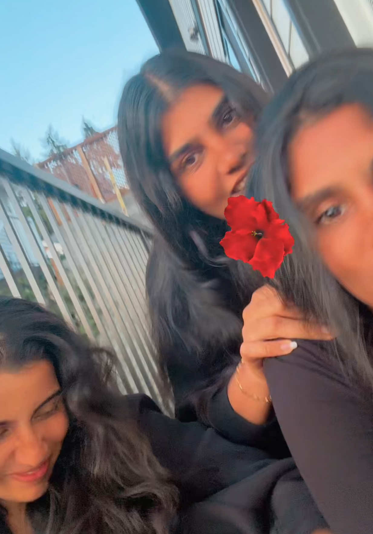 Just me vs my sisters vs the phone shake 😂 #bisadii_ #explore #Siblings #10M #viralvideo #10millionadoptions #viraltiktok #3idiots 