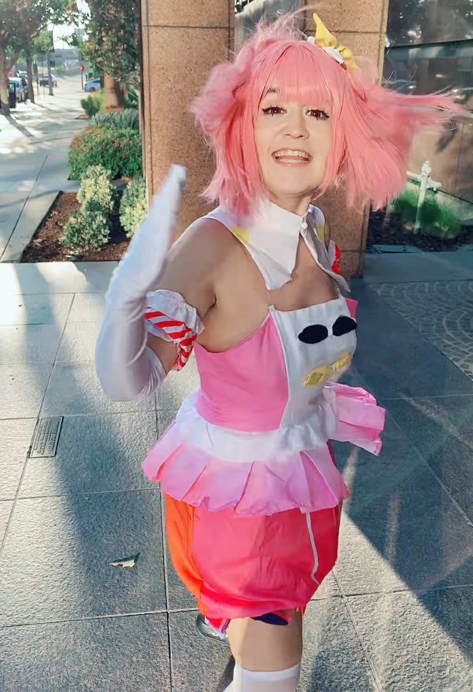 omg i loved when emu did this (yes i did hurt myself falling backwards) #emuotori #emuotoricosplay #emuotoriprojectsekai #projectsekai #colorfulstage #hatsunemikucolorfulstage #proseka #wonderlandsxshowtime #vocaloid #cosplay #anime #game #gacha #rhythmgame