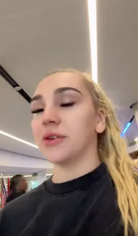 I just saw my future husband 🤣🥹 #kendrasunderland #fyp #viral 