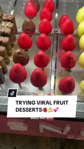Trying viral @Snowflake Gelato !! #fruitdessert #viraldessert #traffordcentre 